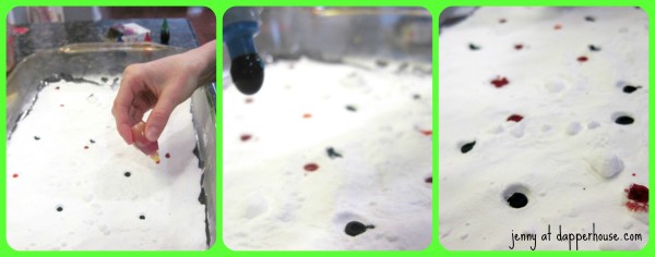 Add the food coloring to the #bakingsoda in drops all over #science #kids #fun