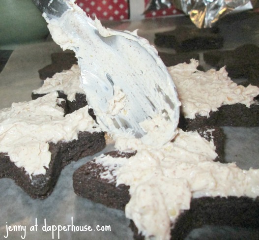 add the fillinf to the brownie cut out shapes #recipe @dapperhouse #cashew #creamcheese