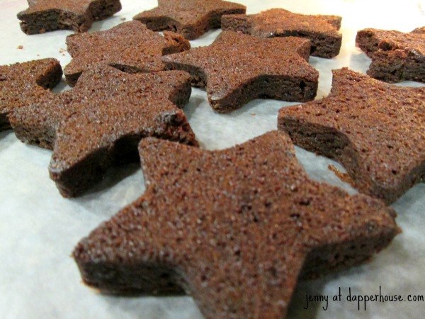 lay brownie shapes bottom side up to cool and spread with cashew cream cheese filling @dapperhouse