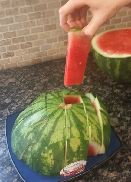 The best no mess and easy way to slice watermelon for finger food @dapperhouse