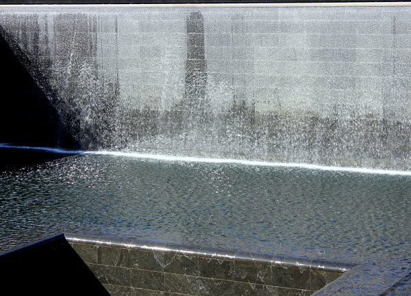 Ground_zero_memorial_2014