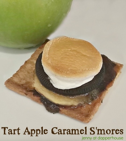 Tart Apple Caramel S'mores Dessert Recipe from jenny at dapperhouse #smores #s'mores #greenapple