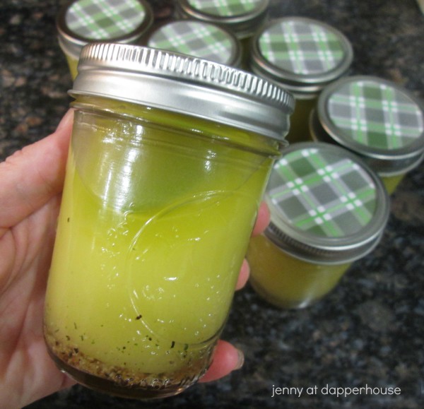 Make the Best Fresh #Lemon Vinaigrette Dressing #recipe for the perfect gift #masonjar @dapperhouse