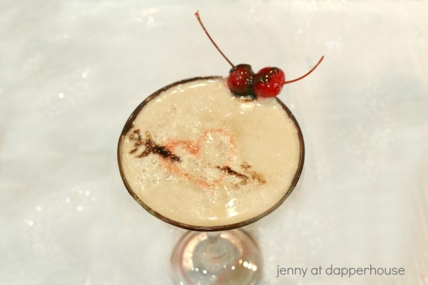How to decorate the foam in a cherry chocolate martini for valentines day @dapperhouse