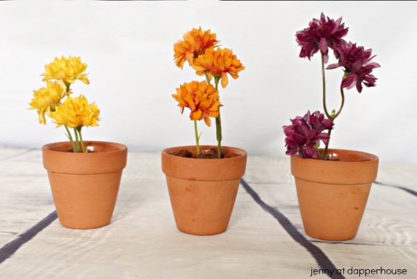 FUN Flower Garden Sensory bin learning activity from jenny at dapperhouse