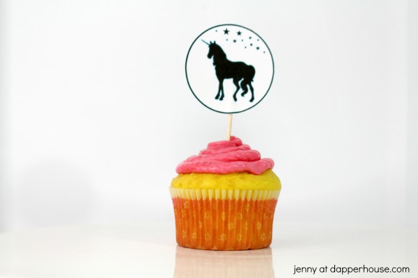 FREE Printable Unicorn Cupcake Toppers and Party papers - jenny at dapperhhouse #free #party #unicorn #cupcake