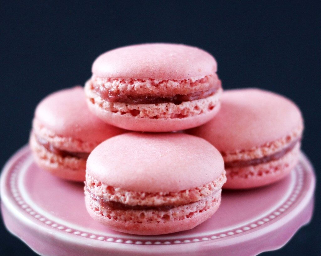 How to Make Natural Strawberry Macrons from Scratch