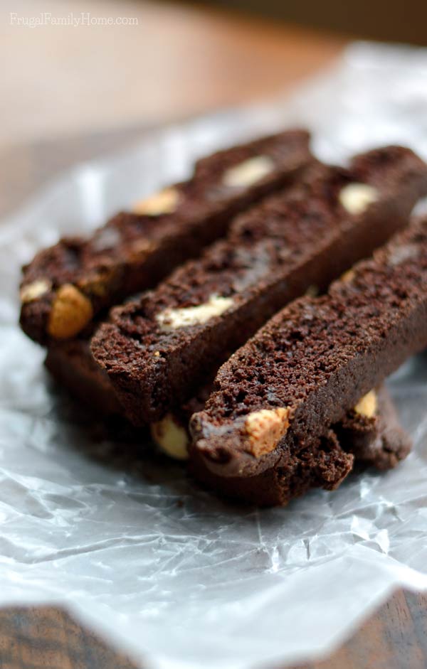 Upclose-Double-Chocolte-Biscotti