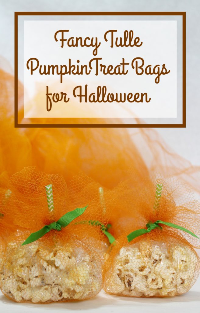 DIY Fancy Tulle Pumpkin Treat Bags for Halloween - jenny at dapperhouse blog #party