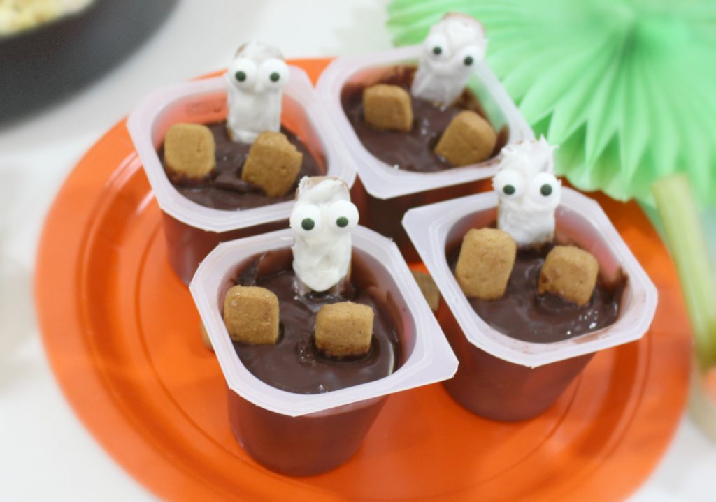 Fun Ghost in the Graveyard Halloween Treats - jenny at dapperhouse blog