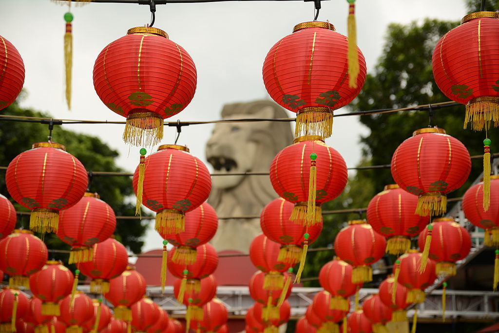 chinese_new_year_decorations_and_the_merlion_statue_sentosa_singapore_-_20150222