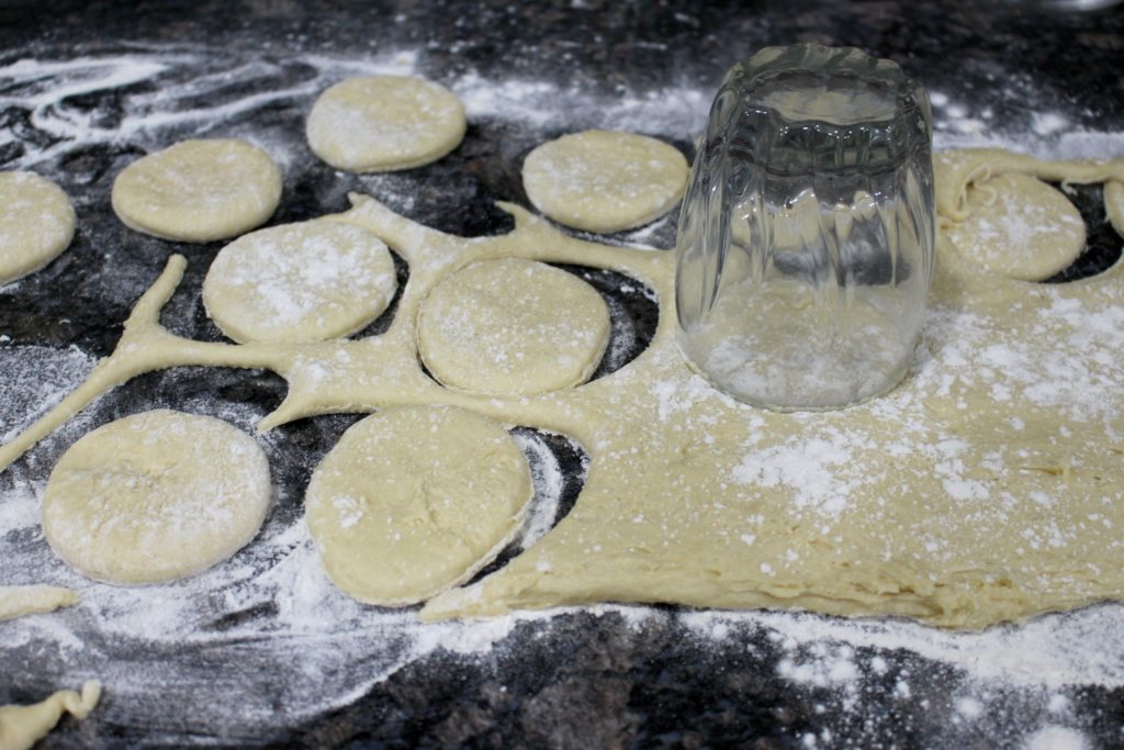 old-fashioned-fluffy-as-a-cloud-dinner-rolls-recipe-jenny-at-dapperhouse-blog