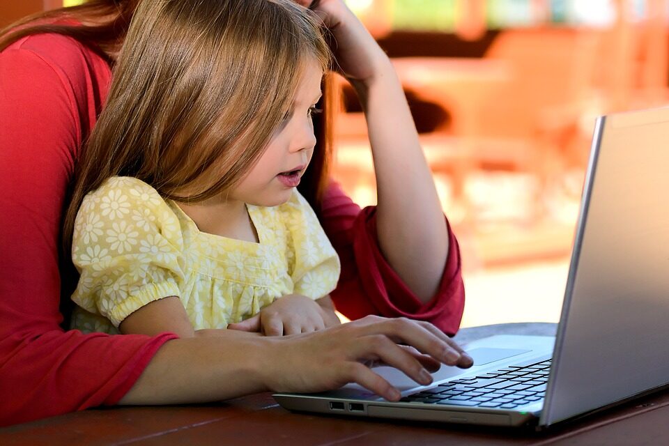 How to Help Your Kids Adjust to Distance Learning