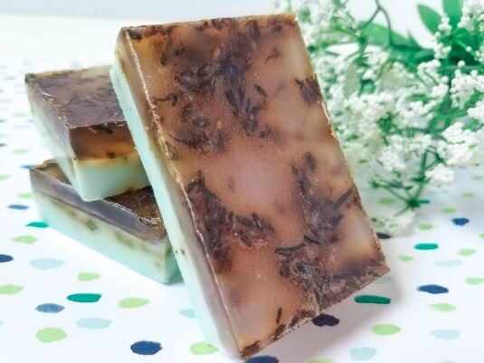 How to Make These DIY Lavender & Eucalyptus Body Soaps