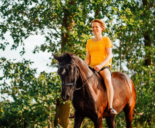 8 Amazing Health Benefits of Horse Riding for Adults